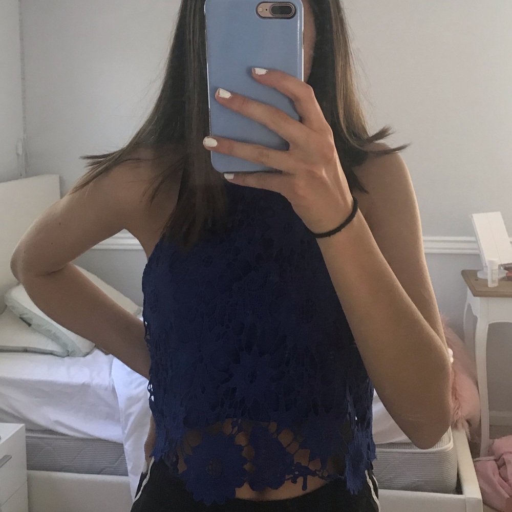blue tank top